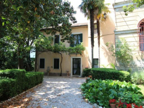 Cosy Holiday Home in Romano with Garden, Romano D'ezzelino